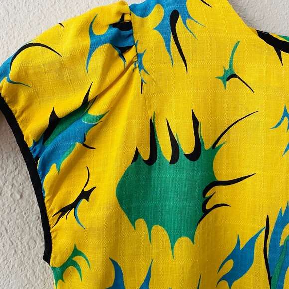 Retro 90's Style Vibrant Yellow Green Abstract Top - Picture 3 of 9